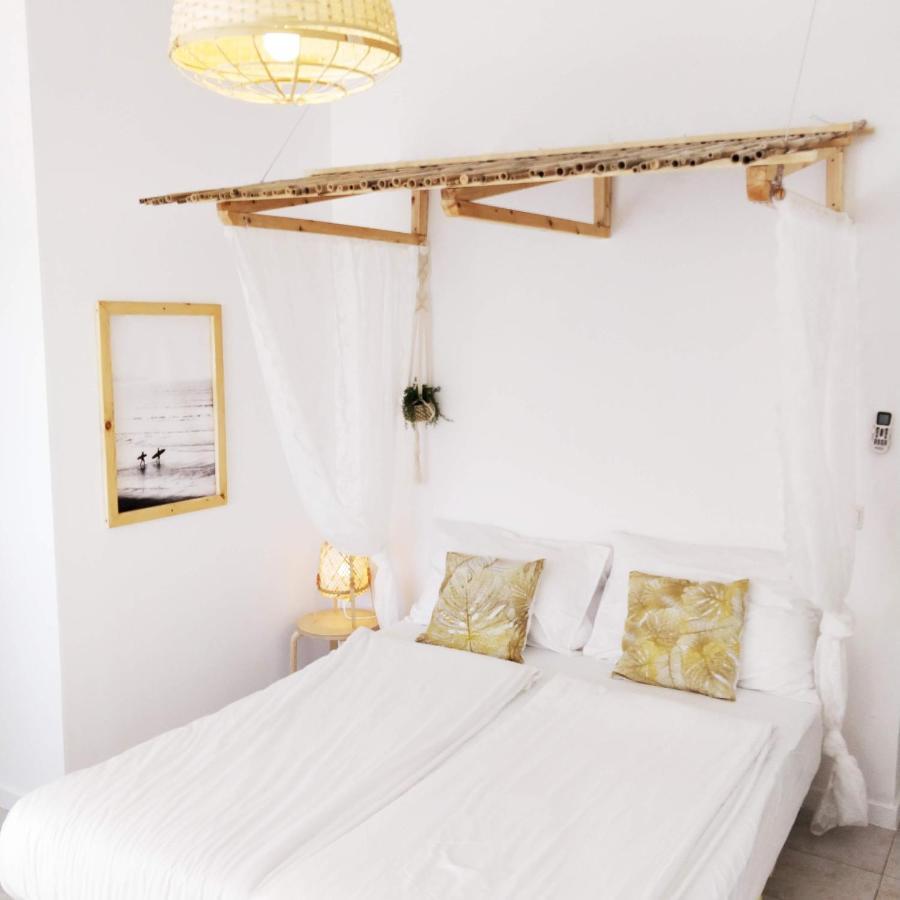 1000Nights Sea-Hut Apartment เทลอาวีฟ ภายนอก รูปภาพ