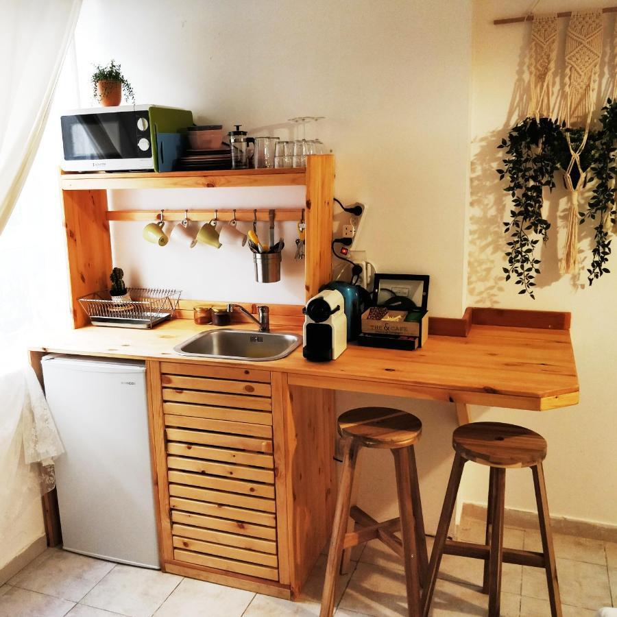 1000Nights Sea-Hut Apartment เทลอาวีฟ ภายนอก รูปภาพ
