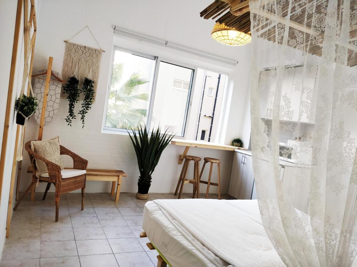 1000Nights Sea-Hut Apartment เทลอาวีฟ ภายนอก รูปภาพ